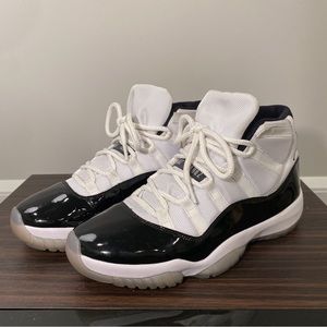 Jordan 11 Retro Concord 2018 - Sz 10 - 378037-100. Pre-owned